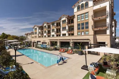 Image de Spacious 2br Condo at Murphy Station