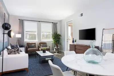 Image de Murphy Station 2br Condo w Pool and Gym
