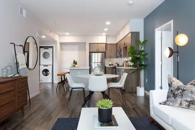 Image de Murphy Station 2br Condo | Lounge & Fireplace