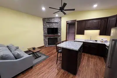 Image de Business Stay Made Easy - Downtown Sabetha Apartment Suite with Workspace