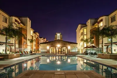 Image de Spacious 2br Condo at Via – Perfect for Modern Living