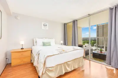 Image de [New] Mtn+City View | Walk Score 95 | Full Kitchen
