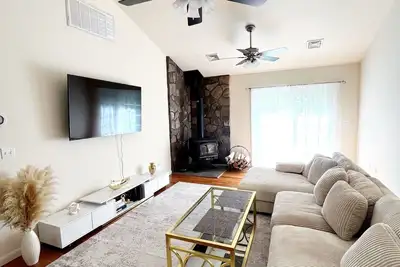 Image de Cozy Catskills Retreat: Private 5-Acre Haven with Ac close to Bethel Woods.