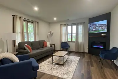 Image de Relaxing Apartment - Near Parks & Downtown Life