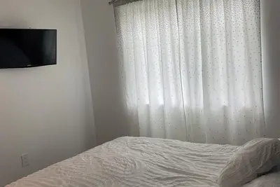 Image de Hancock Park adj charming 1-bedroom cottage with A/C in fabulous Los Angeles.