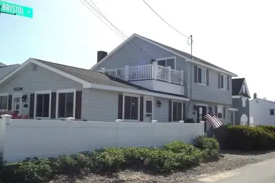 Image de Amazing Ocean Deck Views! 5 bed, 2 bath house in Seabrook Beach w/ WiFi, Ac