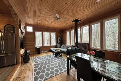 Image de Charming 2-bedroom house on a private road located close to Perkins Cove & beach