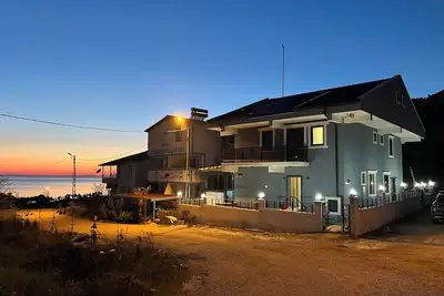 Image de Beşer Turizm - Avşa Adası Çınar Koyu