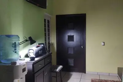 Image de House with excellent location to reach by road or highway.