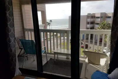 Image de Renovated condo 2314 located directly on North Beach, Corpus Christi Texas