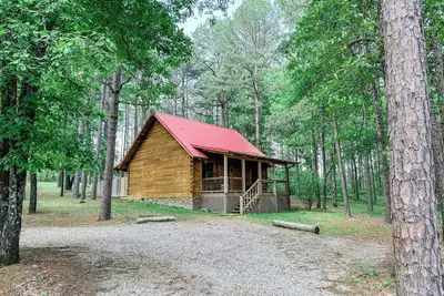 Image de Luxury cabin getaway on a 40 acre retreat
