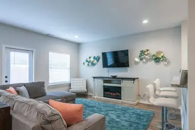 Image de Home near Uh & downtown