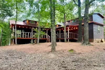 Image de Heavenly Escape into the Forest-Tiny Home #2 at Allen Acres Resort