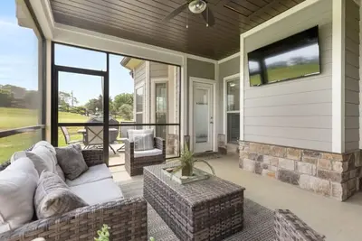 Image de Lovin Lake Life-Pool, Twin Creeks Marina, & Dry Creek Beach