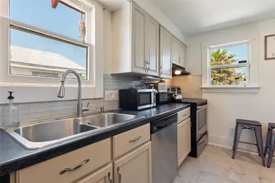 Image de Charming 2-bedroom cottage in fabulous Galveston with Ac