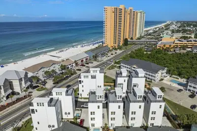Image de New~Rooftop Ocean Views + Pool