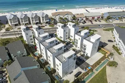 Image de New~Steps 2 Ocean with Views + Pool + Rooftop Deck