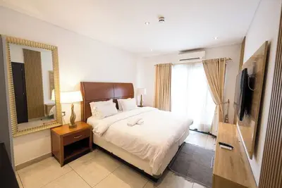 Image de The Signature Apartment Unit A407-Charming 2-bedroom in Accra with Ac, Free WiFi