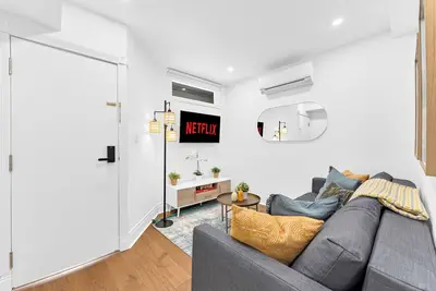 Image de Charming 1-bedroom house with Ac, 5 mins to the beach, Fast Wifi