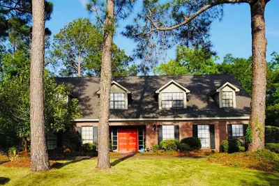 Image de Charming 3-bedroom house with pool, office in Montgomery