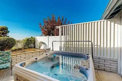 Image de New Listing Mira Costa Cottage