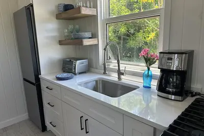 Image de Sea cottage 2/1 in white sound on Gtc Abaco Bahamas full kitchen, Ac & WiFi