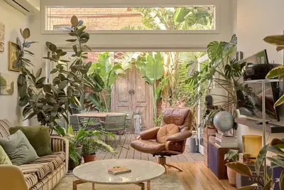 Image de Very Fitzroy: Style, Plants, Sleep-ins — and Soul.