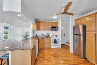 Image de Spacious 5-bed +office home in beautiful Avon-by-the-Sea, 2 blocks from beach