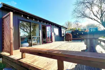 Image de Classic Kiwi Bach - unplug from the world and relax.