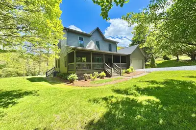 Image de Mountain Brook Paradise with Creek & Fire Pit