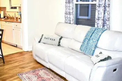 Image de Griffin Getaway 2 bedroom cozy home with WiFi in charming Portsmouth