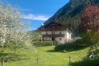 Image de Maison de vacances « Durst 1 » avec vue sur la montagne, terrasse privée et Wi-Fi