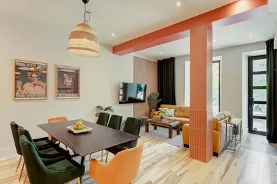 Image de Mtlvr #18 | Prime plateau flat, 6 beds, central Ac