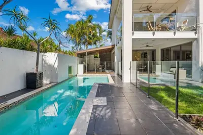 Image de Pool Table & Resort Pool | 4br Holiday Paradise