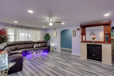 Image de 9 Mi to Hersheypark: Spacious Home w/ Deck