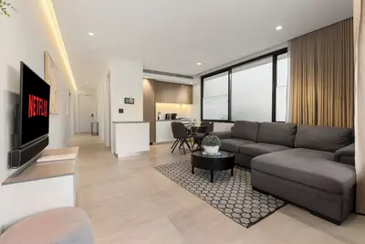 Image de Chic 2-Bed Apartment w/ Balcony Near Coogee Beach