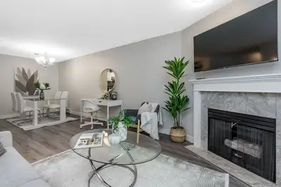 Image de Chic 2br Getaway, Excellent Location + Parking