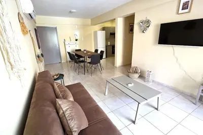 Image de Stay with the group of friends or your loved ones in this spacious and unique space.