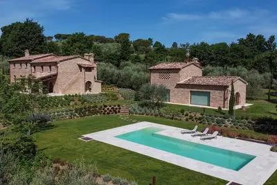 Image de Villa à Foiano Della Chiana avec 6 chambres à coucher, 16 couchages