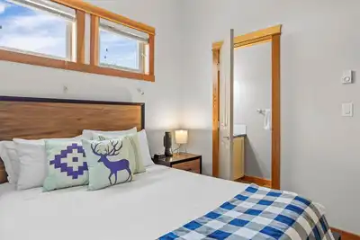 Image de Mountain Loft One Bedroom | Sunset Views & Balcony