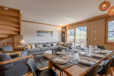 Image de Duplex lumineux à Morzine avec parking, proche des pistes, idéal pour 8 personnes