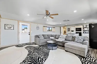 Image de Zebra Ranch  Vacation Rental | 1-Br Cottage Amazing Experience, Prescott | Mtn View • Trails •Rqt Ball