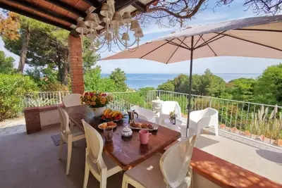 Image de Bougainvillea Overview House