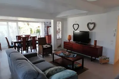 Image de Grand Appartement à Hendaye avec jardin privatif