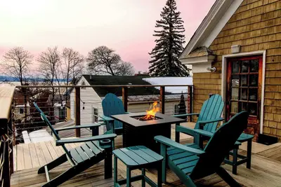 Image de Large Private 2 Bedroom Apt w/ Epic Deck View