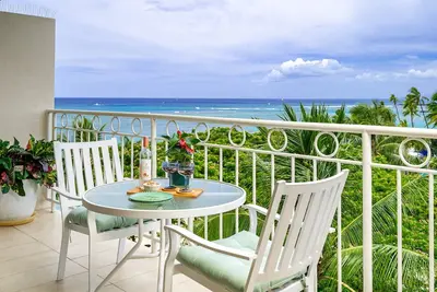 Image de Gorgeous Ocean View w/ Full Kitchen, Lanai, Steps to Beach!