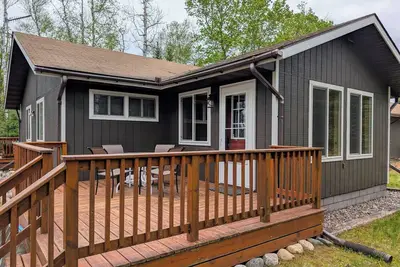 Image de Wolf Point Cabin at White Birch Lake | Firepit, Hammock, Lake Access, Dogs Ok