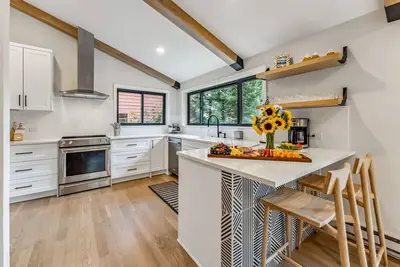 Image de New Listing! Minutes to Ski Resort | Hot Tub | Hiking Trails