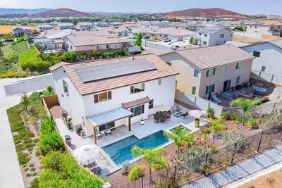 Image de Modern Wine Country Home with Private Pool & Spa