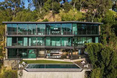 Image de Glass Mansion - Chic Glass Villa in La Hills with Views, Style & Serenity